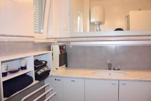 Köök või kööginurk majutusasutuses Apartments JTV Simuni