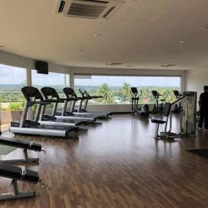 Fitness centrum a/nebo fitness zařízení v ubytování Studio Homestay SGarden Resort Residences