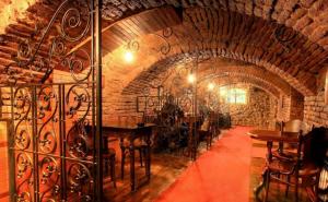 מסעדה או מקום אחר לאכול בו ב-Hotel Poesis Satu Mare
