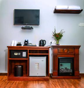 Η κουζίνα ή μικρή κουζίνα στο Royal Lake Hotel