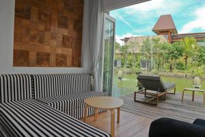 Ein Garten an der Unterkunft Grand Mega Resort & Spa