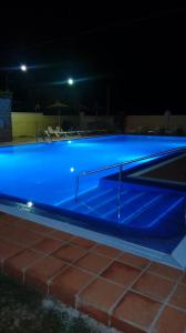 Bazén v ubytování Hostal Al-Andalus nebo v jeho okolí