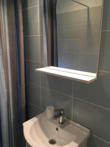 A bathroom at Matróz