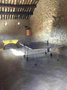 Instalaciones para jugar al ping pong en Masia l`Arà o alrededores