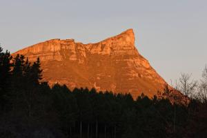 A general mountain view or a mountain view taken from Az apartmant