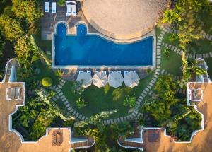 Bazén v ubytování Navutu Dreams Resort & Wellness Retreat nebo v jeho okolí