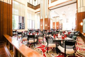 Restoran või mõni muu söögikoht majutusasutuses Redtop Hotel & Convention Center