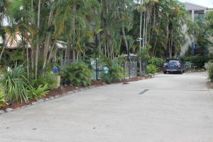 Ein Garten an der Unterkunft Bohemia Resort Cairns