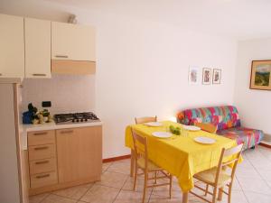 A kitchen or kitchenette at Alessia