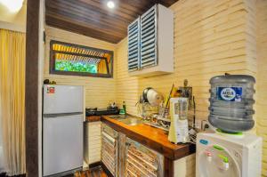 Eco Green House Sanur - 100m beach tesisinde mutfak veya mini mutfak