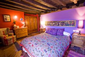Posteľ alebo postele v izbe v ubytovaní Hotel Rural Casa de Las Campanas