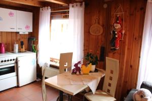 Kuchyň nebo kuchyňský kout v ubytování Ferienwohnung Maria + 6 fotografií