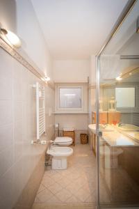 Vonios kambarys apgyvendinimo įstaigoje Elettra Luxury Home