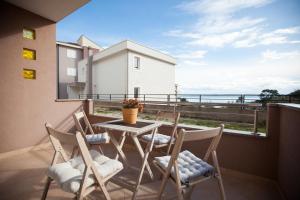 Balkón alebo terasa v ubytovaní Relax Makarska