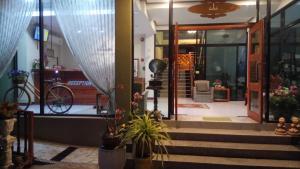 Berbasikal di atau sekitar Landmark Maha Sarakham