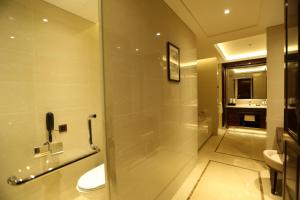 Bilik mandi di Xi'an Lanxi International Hotel
