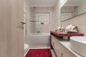 Koupelna v ubytování Platinum + 24 fotografií