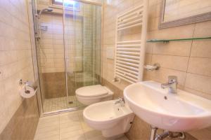 Koupelna v ubytování Albergo Villa Lucia