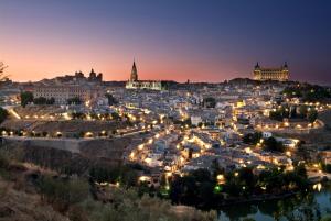 Nespecifikovaný výhled na destinaci Toledo nebo výhled na město při pohledu z penzionu