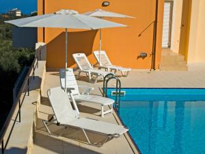 Gallery image of Olive Tree Hillside Apartment in Stalos