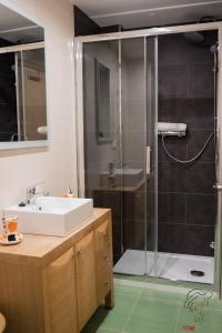 Koupelna v ubytování Apartamento Quixote Loft Almagro + 19 fotografií
