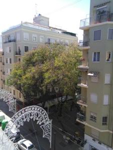 バレンシアにあるValencia-Ruzafa Studioの建物のバルコニーからの眺め
