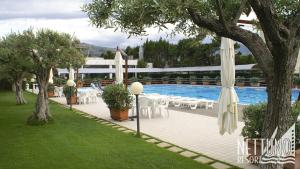 Bazén v ubytování Nettuno Resort nebo v jeho okolí