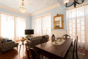 Телевизор и/или развлекательный центр в Ericeira Soul Guesthouse