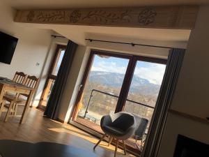 Výhľad na hory alebo výhľad na hory priamo z apartmánu