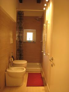 Koupelna v ubytování Rinathos Guesthouse