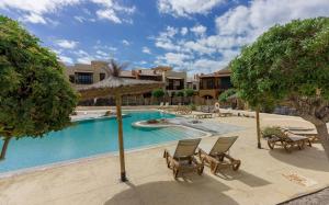 Hồ bơi trong/gần Okeanos Villa front line San Blas