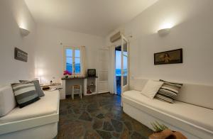 Gallery image of Archipelagos Apartments in Parikia