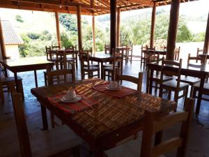 Restaurace v ubytování Chácara Leolud
