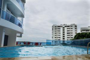 Bazén v ubytování OCEAN VIEW SPACIOUS PENTHOUSES WITH BIG TERRACES AND OVER 318 Square Meters nebo v jeho okolí