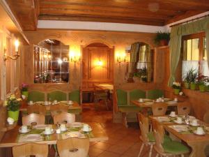 Restaurace v ubytování Hotel Smart-Inn