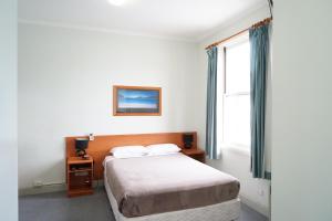 Cama o camas de una habitación en Hurstville Ritz Hotel