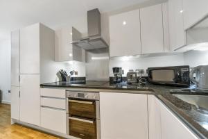 Gallery image of Greenwich Two Bedroom Apartments in London