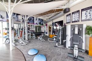 Fitness centrum a/nebo fitness zařízení v ubytování TTC Hotel - Ngoc Lan
