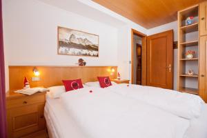 Ein Bett oder Betten in einem Zimmer der Unterkunft Apartaments Galina