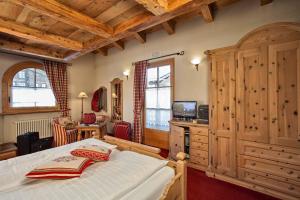 TV a/nebo společenská místnost v ubytování Chalet Mattias