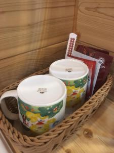 Kemudahan buat kopi dan teh di 杉溪鹿莊園-溪頭獨棟式小木屋 & 如需溜滑房型請選請選家庭房