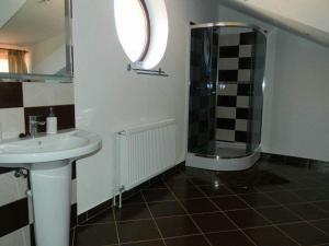 Ένα μπάνιο στο Casa Cristian +31 φωτογραφίες