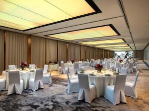Um restaurante ou outro lugar para comer em The Murray, Hong Kong, a Niccolo Hotel