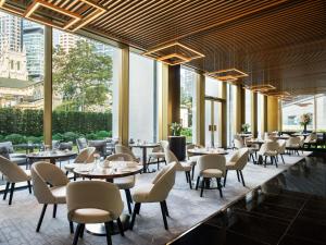 Uma área de estar em The Murray, Hong Kong, a Niccolo Hotel