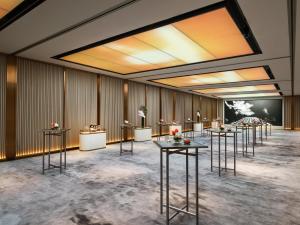 Uma área de estar em The Murray, Hong Kong, a Niccolo Hotel