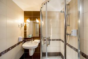 Koupelna v ubytování Hotel&SPA Pysanka, Готель Писанка, 3 сауни та джакузі - індивідуальний відпочинок у СПА