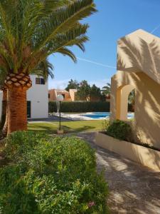 Apartamentos Costa Menorca 내부 또는 인근 수영장