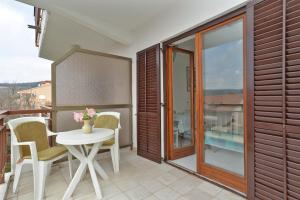 Πισίνα στο ή κοντά στο Apartments Rabac 828