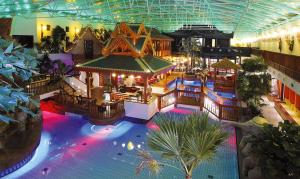 Bazén v ubytování Sieben Welten Hotel & Spa Resort nebo v jeho okolí