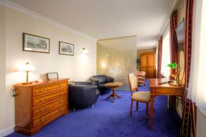Posezení v ubytování KurparkHotel Warnemünde